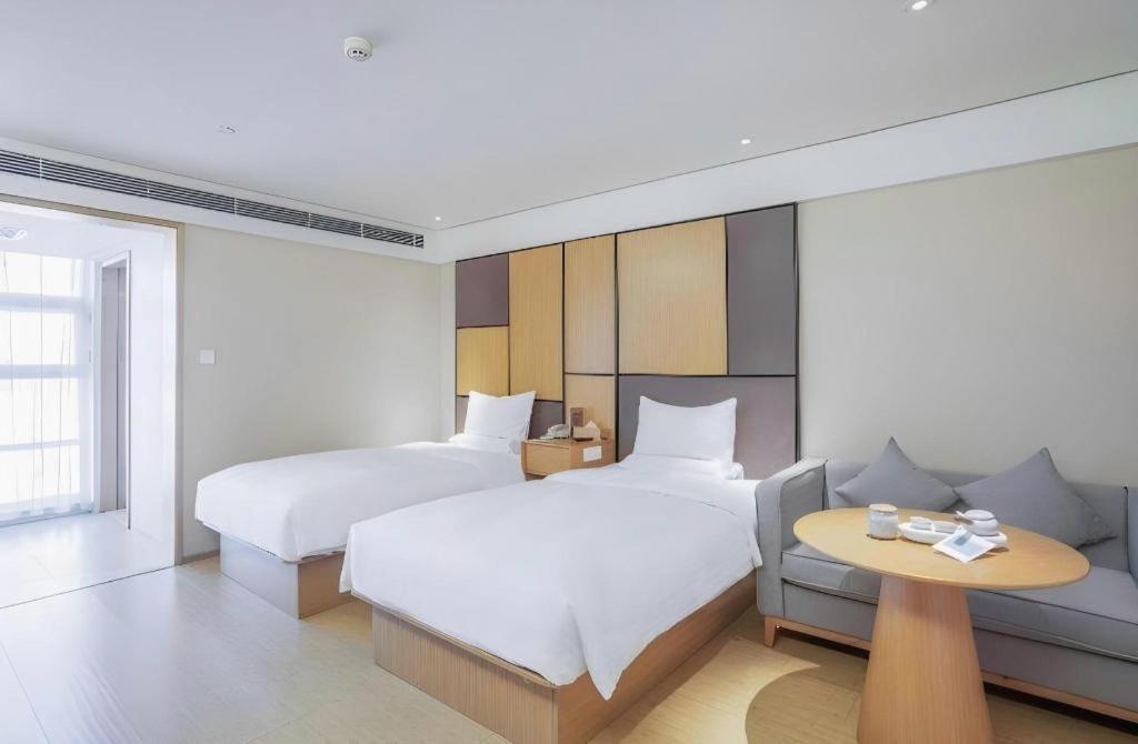 Hotel Ji Chaoyangmen 4*